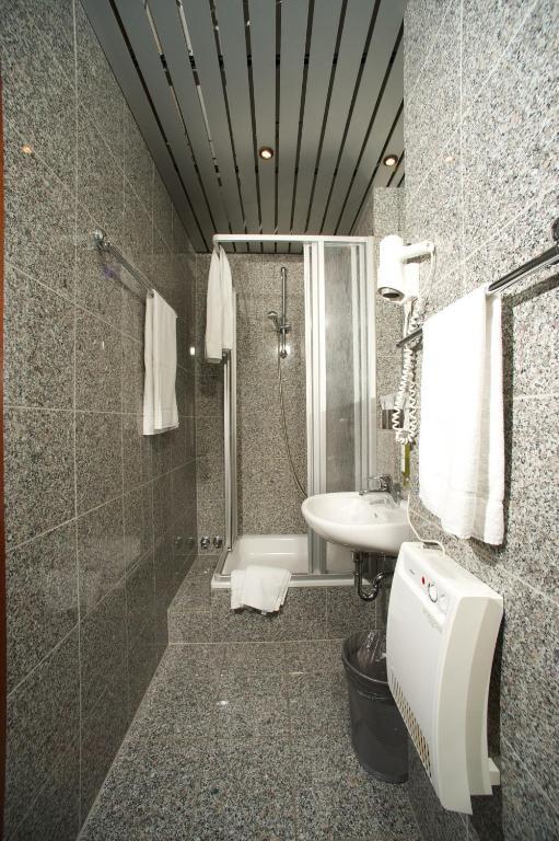 Hotel Heymann Kaiserslautern Oda fotoğraf